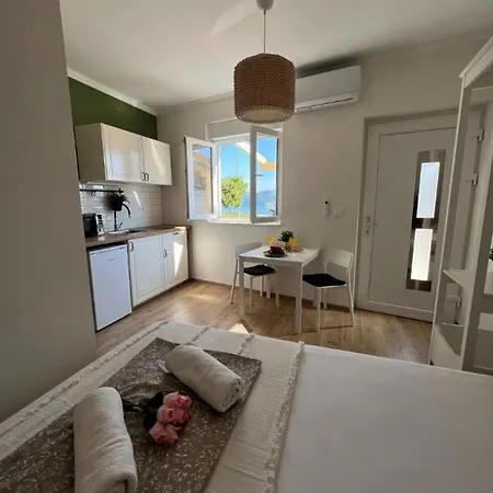 Nela Apartment *